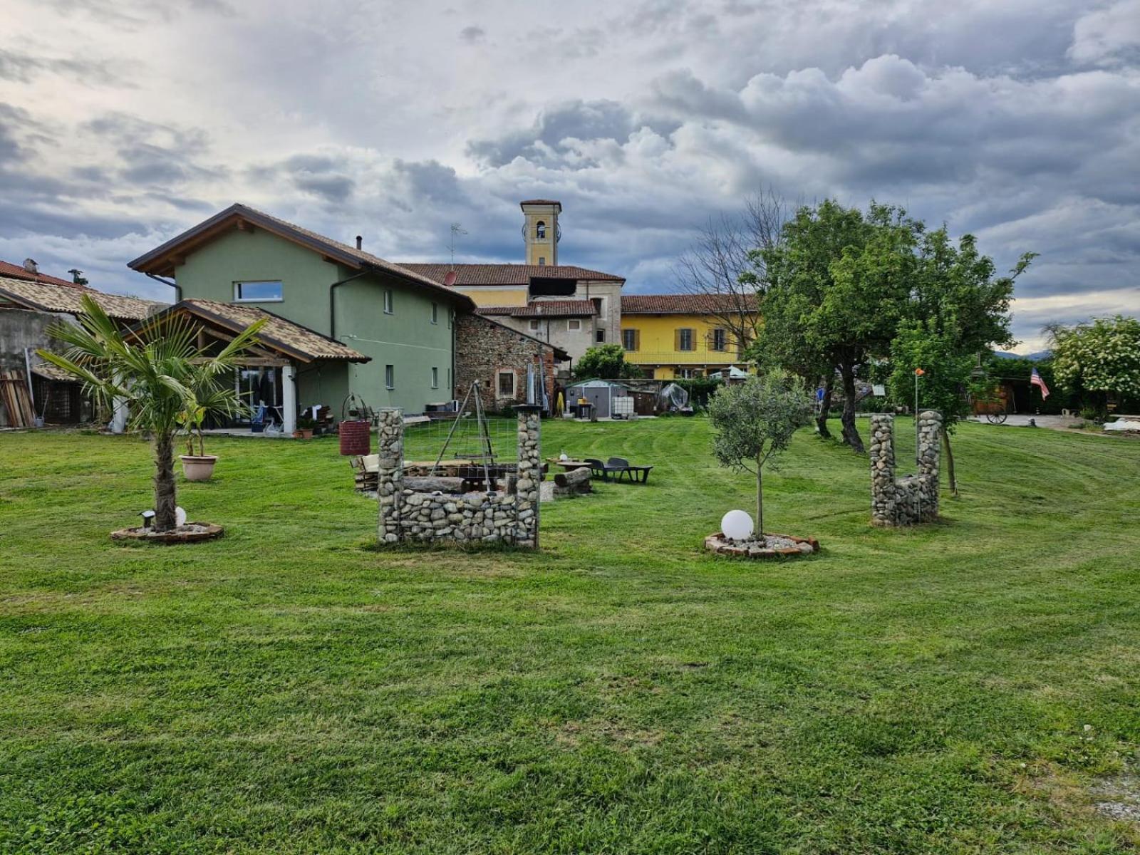 Casa Il Grappolo Hotel Momo Exterior foto